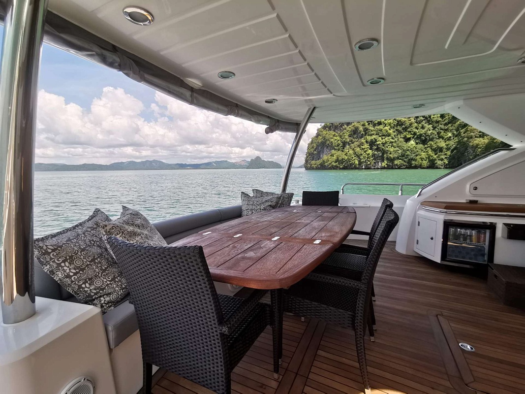 Аренда моторной яхты Sunseeker 86 Maxxx на Мальдивах